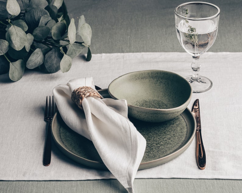 Natürliche weiche Leinen Servietten für Dinner Table. Set von 2, 4, 6, 8, 10. Bestes Einweihungsgeschenk von Pure Linen. Bild 10