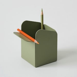 Decorative Metal Pen Holder - Stylish Desktop Organizer - Modern Office Accessory - Unique Gift for Home or Office Decor