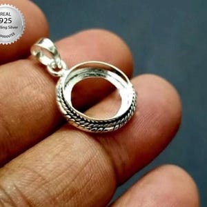 925スターリングシルバーラウンドシェイプハンドクラフトペンダントベゼルセッティング、ブランクラウンドシェイプペンダントセッティング、樹脂用ベゼル