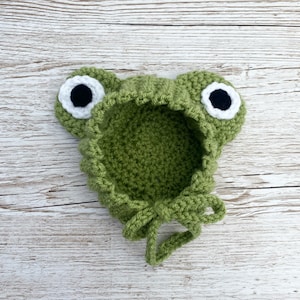 Frog Bonnet || Wildlife || Wilderness || Autumnal ||  Cosy || Woodland || Animal || Baby || Toddler