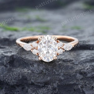 Anello di fidanzamento ovale in moissanite Anello di fidanzamento in oro rosa vintage Anello a grappolo di diamanti marquise Anello di promessa di anniversario di matrimonio unico immagine 1