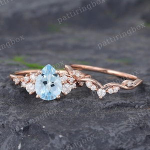 Tropfenförmiger Aquamarin-Verlobungsring-Set Vintage-Rosengoldring Einzigartige Moissanit-Diamant-Cluster-geschwungenes Band Art-Deco-Brautversprechen Ring