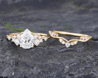 Pear shaped Lab Diamond engagement ring set Vintage Yellow gold Cluster IGI Certified Diamond ring Curved Bridal Anniversary ring