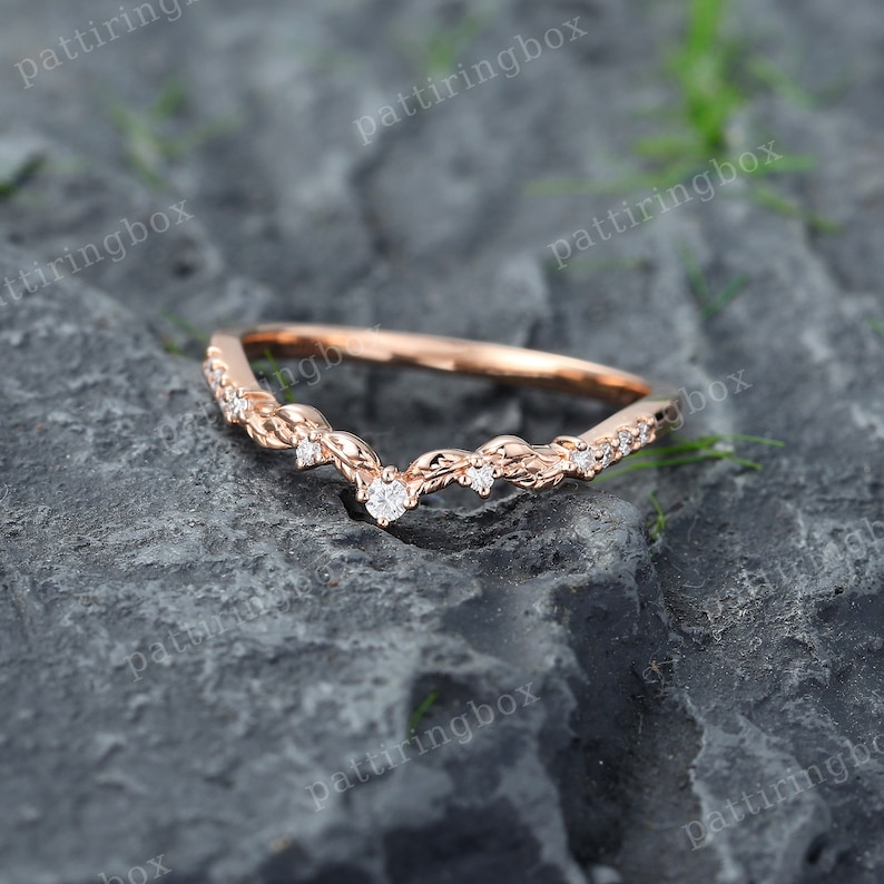 Aliança de casamento em filigrana de moissanita, ouro rosa, diamante, curva, estilo art déco com folhas, alianças combinando, aliança vintage de compromisso para mulheres. imagem 4