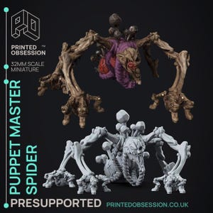Peut inclure: Une figurine à l'échelle 32mm intitulée Puppet Master Spider par Printed Obsession. La créature possède de multiples pattes à la texture boisée et squelettique, une masse centrale violette et des excroissances en forme de champignons. Versions peinte et grise brute.