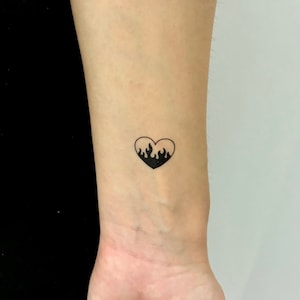 Small Fire Heart Temporary Tattoo (Set of 3) / Heart Fake Tattoo / Tiny heart Tattoo