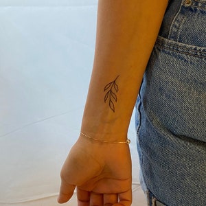 Floral Temporary Tattoo (Set of 2) / flower fake tattoo / Nature temporary tattoo
