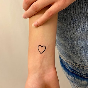 Fine Line Heart Temporary Tattoo (Set of 4)