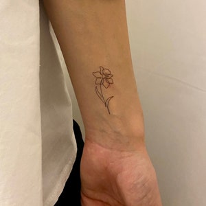 Flower Fine Line Temporary Tattoo (Set of 2) / Floral Fake Tattoo / Bloom Tattoo