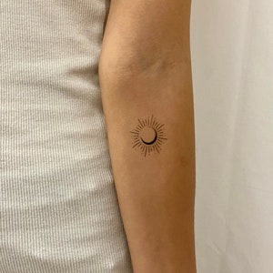 tatuajes simples de sol y luna