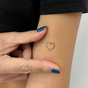 Small Heart Temporary Tattoo (Set of 4) / Heart Fake Tattoo / Tiny heart Tattoo
