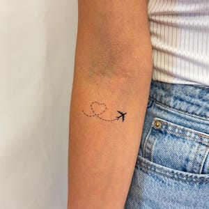 Airplane Heart Temporary Tattoo (Set of 2) / Travel Lover Fake Tattoo / Minimalist Travel Tattoo / Adventure Tattoo
