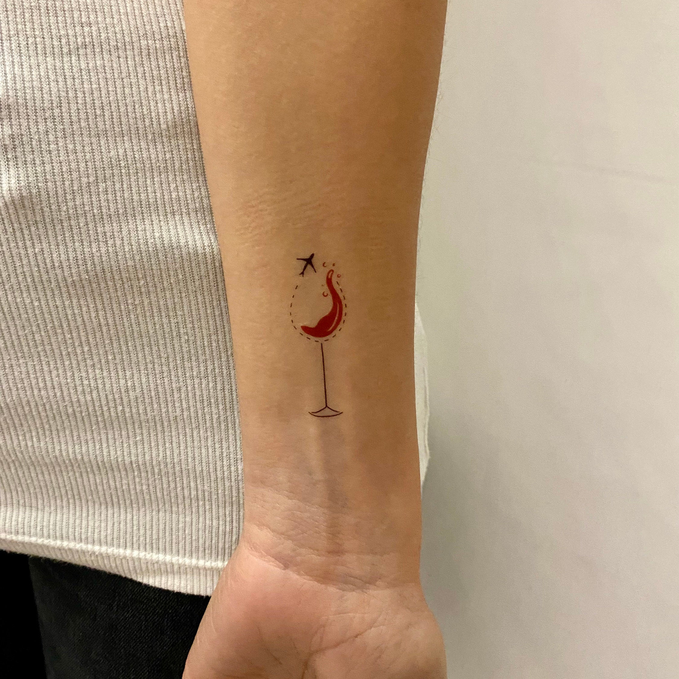 Tatouage Verre De Vin Minimaliste Wine Glass Travel Temporary Tattoo Set of 3 / Wine Glass - Etsy France