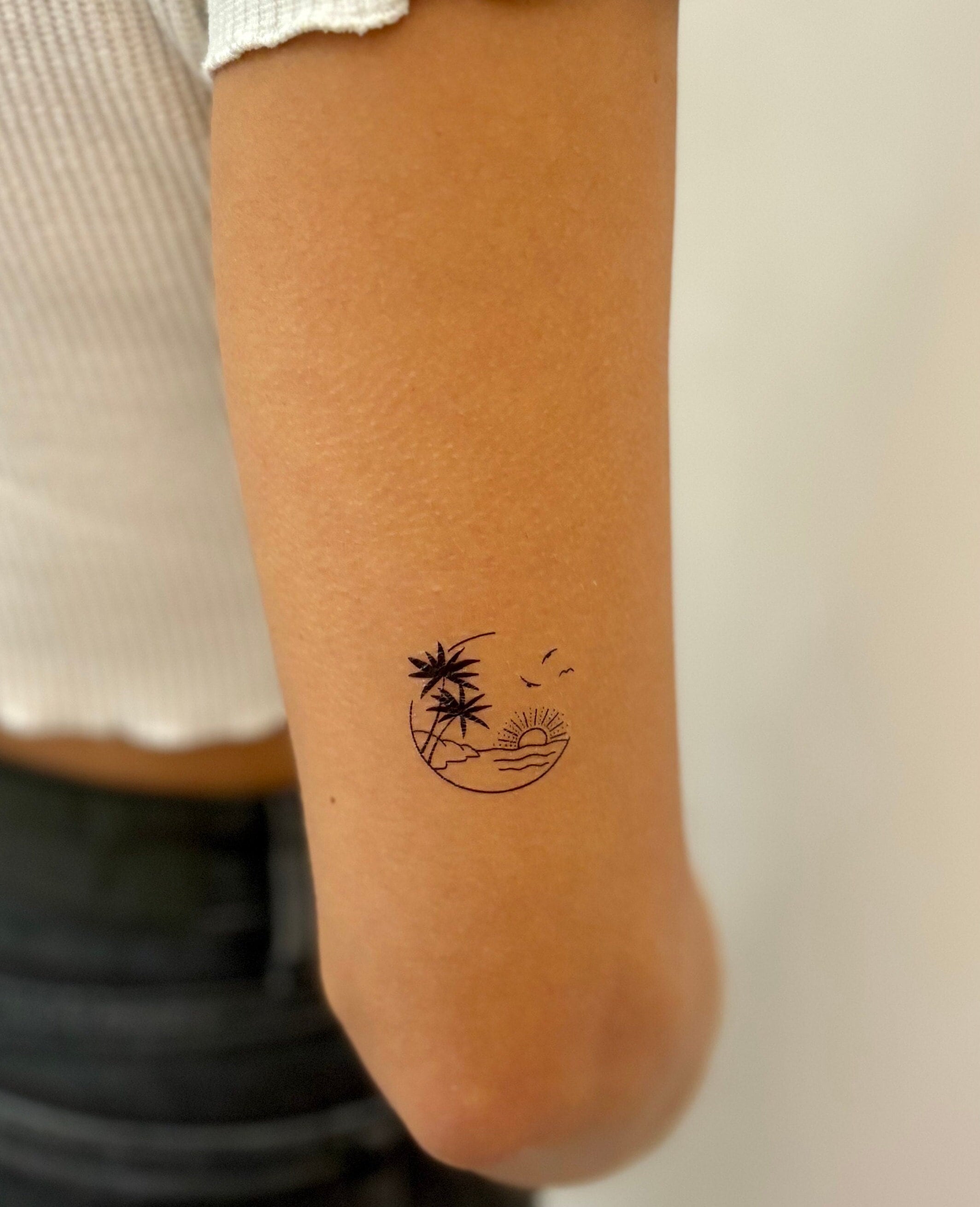 Stunning Beach Tattoo Ideas for Ladies