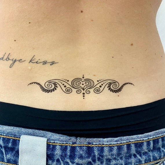 Tatuaje temporal de henna en la parte baja de la espalda - Etsy España