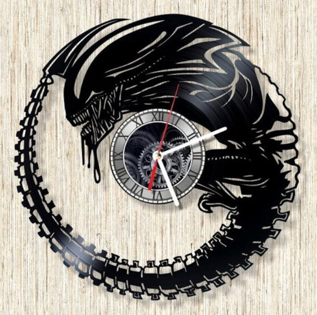 Design AVP Alien Vs Predator Vinyl Clock Film Wall Decor Sci Fi Gift