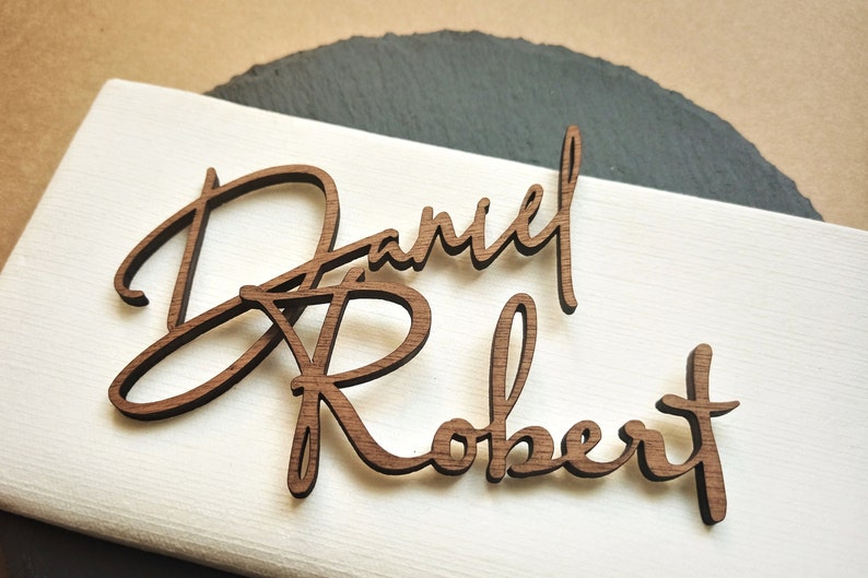 wooden place cards for wedding table decoration