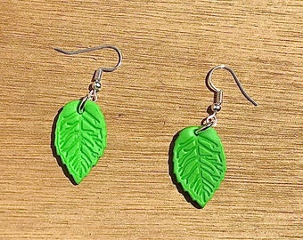 Boucle d oreilles feuilles verte