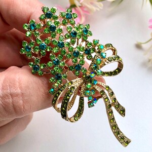 Sparkling Rhinestone Bouquet Brooch Pin - Vintage Style Floral Jewelry Gift