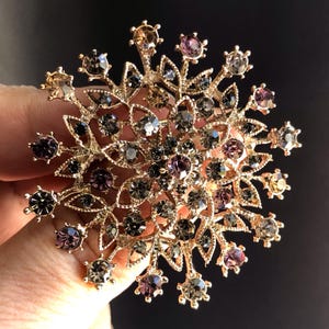 Crystal Rhinestone Round Brooch Pin - Vintage Style Elegant Gift