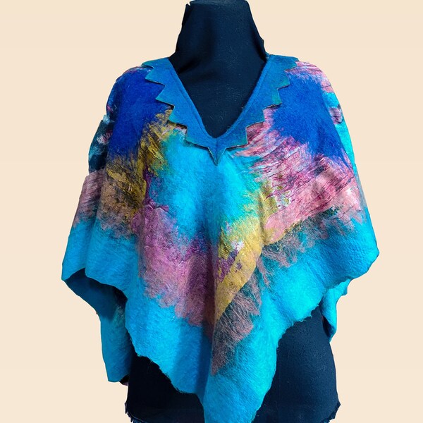 Poncho en feutre à col en V et volants, pull abstrait aux couleurs pastel, cape chaude en laine mérinos, pull sans manches, étole pour femme, poncho bohème en feutre