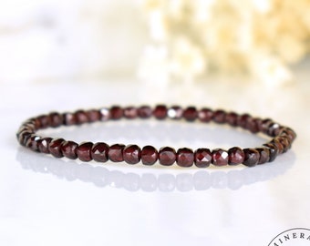 Bracelet Grenat Rouge Almandin du Mozambique AAA perles carrées facettées 4mm - Initiation - Stimulation - Eclat