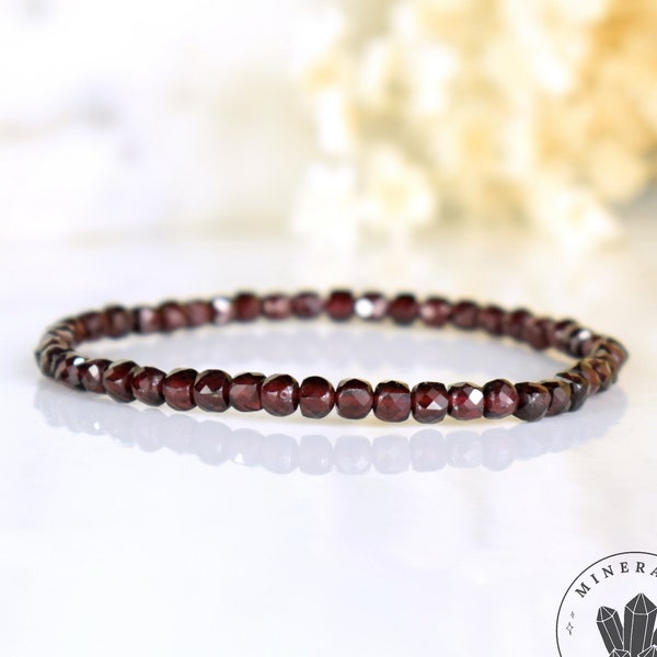 Bracelet Grenat Rouge Almandin du Mozambique AAA perles carrées facettées 4mm - Initiation - Stimulation - Eclat