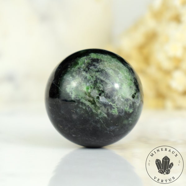 Sphère de Diopside avec inclusions de Pyrite et Quartz 45mm - boule de cristal naturelle #42