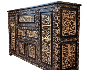 Moroccan chest of drawers hand-carved in dark brown from cedar wood | Handcrafted bedside table in vintage style | Asian sideboard lowboard