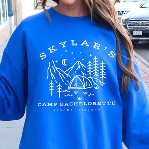 Personalisiertes Camp Bachelorette Sweatshirt: Passende Brautparty-Shirts
