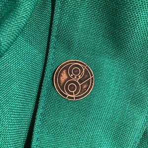 Custom Gallifreyan Doctor Who Name Pin. Choice of copper or nickel silver.