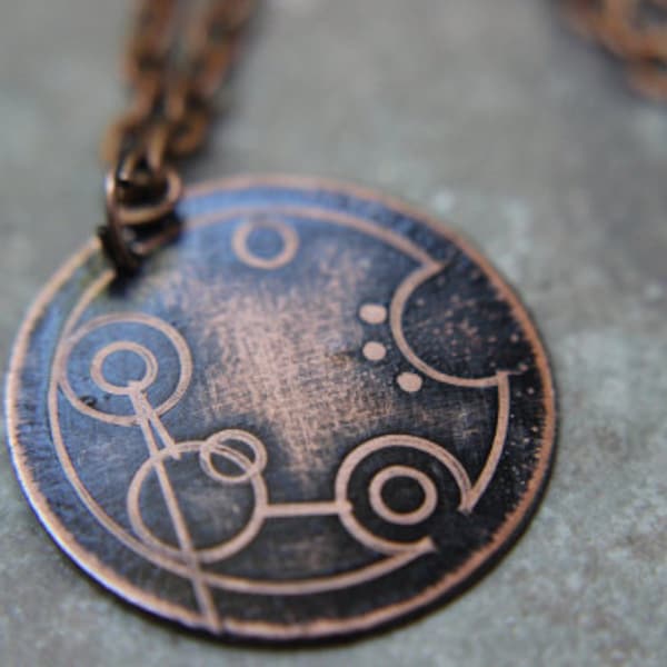 Custom Gallifreyan Doctor Who Name Necklace