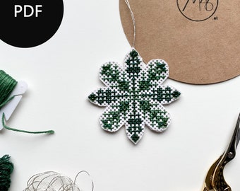 beaded cross stitch pattern, emerald green star, modern christmas ornament, digital instructions (PDF)