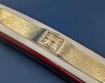 Vintage Wind-Up Women's Omega Watch - 8928 Solid 14K Yellow Gold