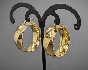 14K Yellow Gold Smooth Wave Hoop Earrings Vintage
