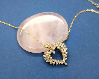 Vintage 14K Yellow Gold Delicate Diamond Cluster Heart Pendant - x50 Natural Diamonds ~1.00 CTTW
