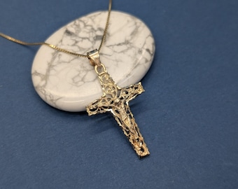 14K Yellow Gold High-Detail Diamond Cut Filigree Cross With Jesus Pendant