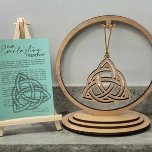 Celtic Knot Ornament - Symbol of Everlasting Friendship