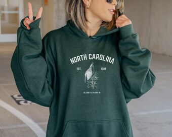 North Carolina Hoodie/ Vintage North Carolina Hoodie/ North Carolina Sweater/ North Carolina Gift