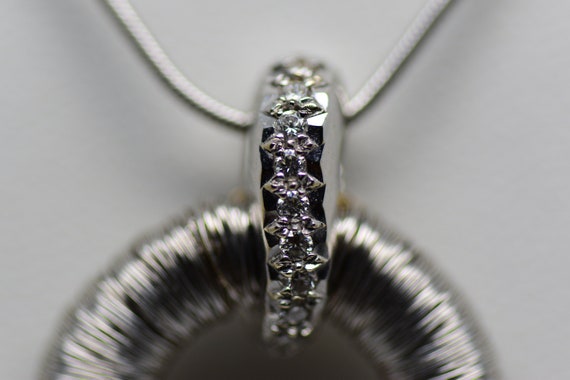 BOHO 18k Gold Wire and Diamond Pendant on 18" Whi… - image 4