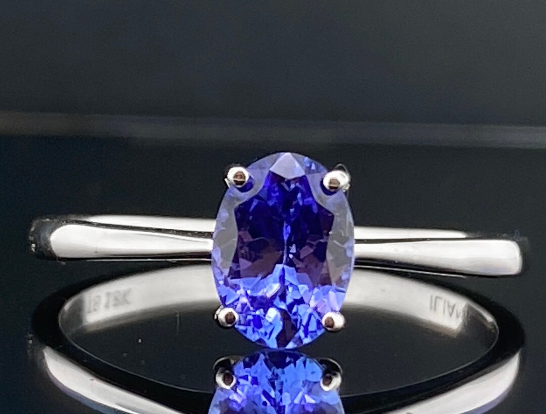 18K ILIANA Purple Tanzanite Solitaire Ring, Gold Carat Oval