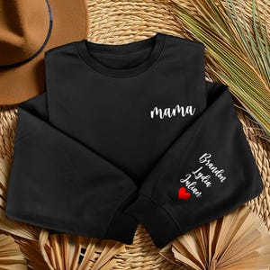 Niestandardowa haftowana bluza dla mamy z imionami dzieci, okrągły dekolt haftowany z pajacykiem, sweter dla mamy chłopca, prezenty dla nowej mamy, prezent na dzień mamy