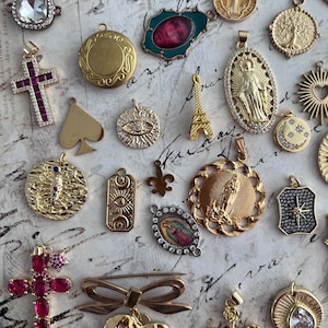charms nike