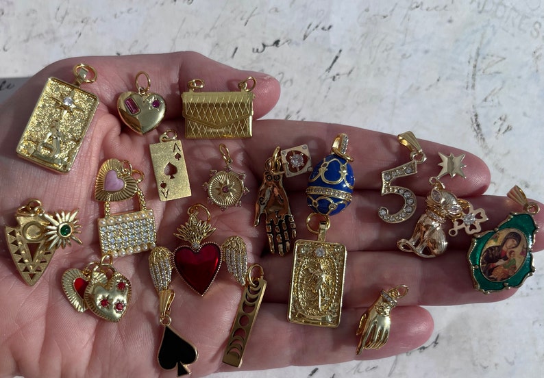 Deliziose collane con ciondoli in oro colore 18k vintage Parigi metalli in stile francese con catena in acciaio inossidabile da 22 pollici scegli i ciondoli dal set di 18 immagine 1