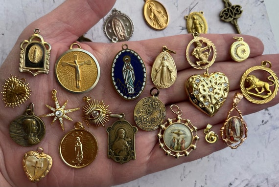 Lovely Antique Vintage Golden Charms choose from … - image 2