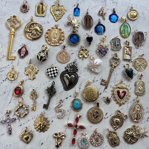 Bohemian Vintage 18k gold color Stylish Golden Charms Goldfilled and stainless steel necklace design personal custom made charm chains