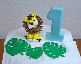 Fondant figures, cake decoration, 3D lion made of fondant, jungle set with name, 3 leaves and year