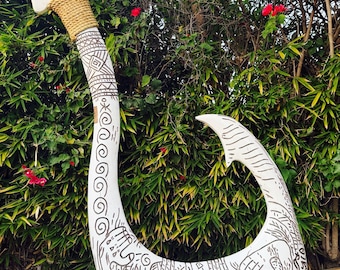 マウイ　釣り針　木製 木製マウイフック ディズニー モアナ 本物の木 **最初にお読みください