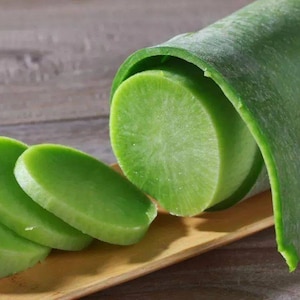 Shawo Fruit Radish Seeds | Chinese Tianjin Green Radish 沙窝萝卜 | 35+ seeds | Super Sweet Fruit Radish | Organic Heirloom