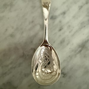 Antique Tea Caddy Spoon, England 19thc